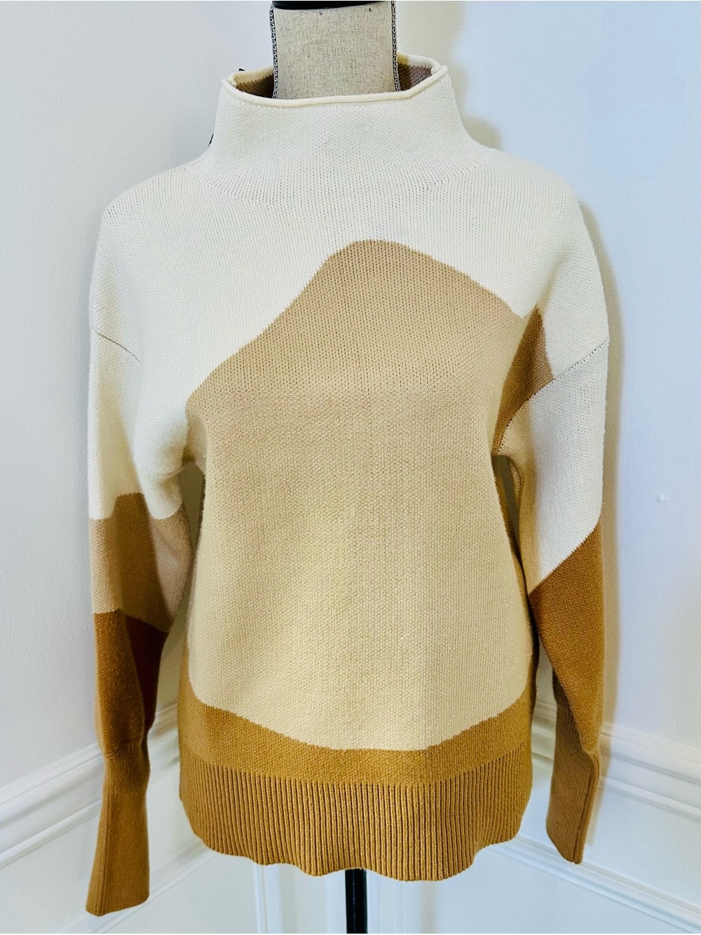 NWT Adrienne Landeau Onyx Sweater S Funnel Neck Brown White Quiet Luxury Soft